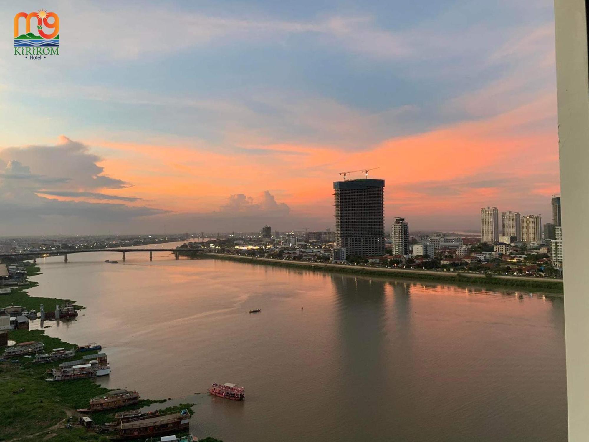 M9 Kirirom Hotel Phnom Penh Exteriör bild